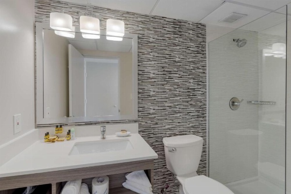 Best Western Plus Brooklyn Bay Hotel image 18