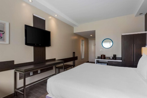 Best Western Plus Brooklyn Bay Hotel image 22